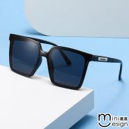 【Mini嚴選】特殊方框墨鏡 太陽眼鏡 三色 贈眼鏡盒