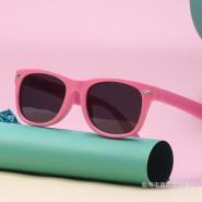 【Mini嚴選】兒童硅膠輕量墨鏡 太陽眼鏡 附眼鏡盒 8色